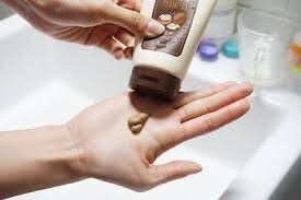 Пінка-скраб для обличчя c маслом волоського горіха Some By Mi Cereal Pore Foam Crub Cleansing & Scrub
