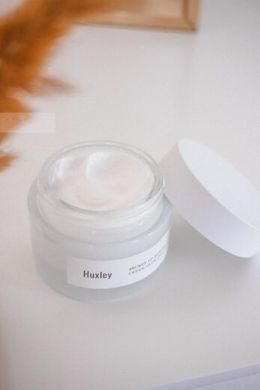 Крем для вирівнювання тону шкіри Huxley Cream: Glow Awakening